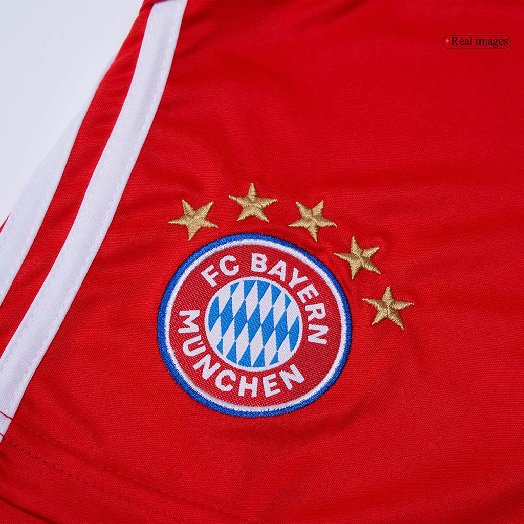 Rött Bayern München fotbollsställ för barn med tröja och shorts