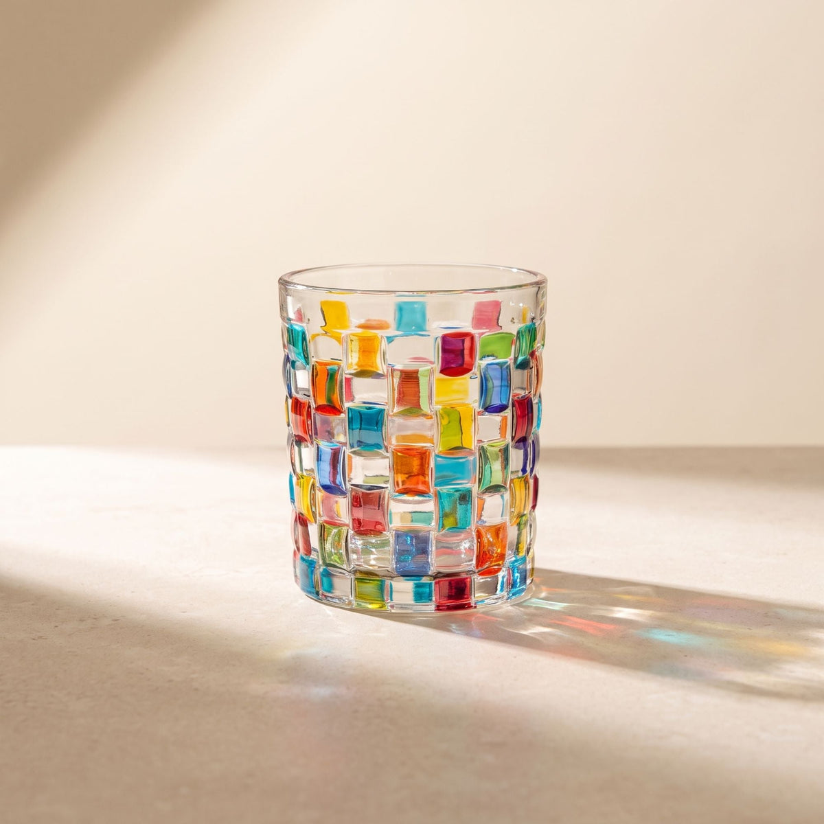 Färgglatt mosaikglas i klart glas för dryck