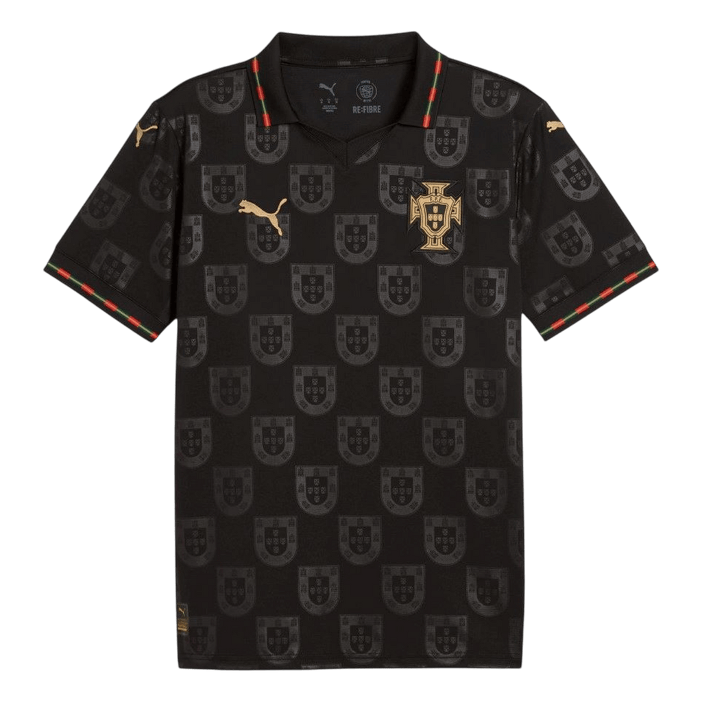 Svart Portugal-fotbollströja med pikékrage och återkommande emblem