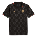Svart Portugal-fotbollströja med pikékrage och återkommande emblem