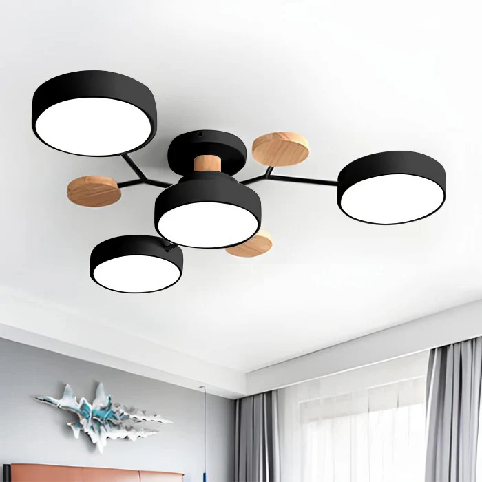 Rund LED-taklampa med flera ljuskällor och dekorativa runda detaljer