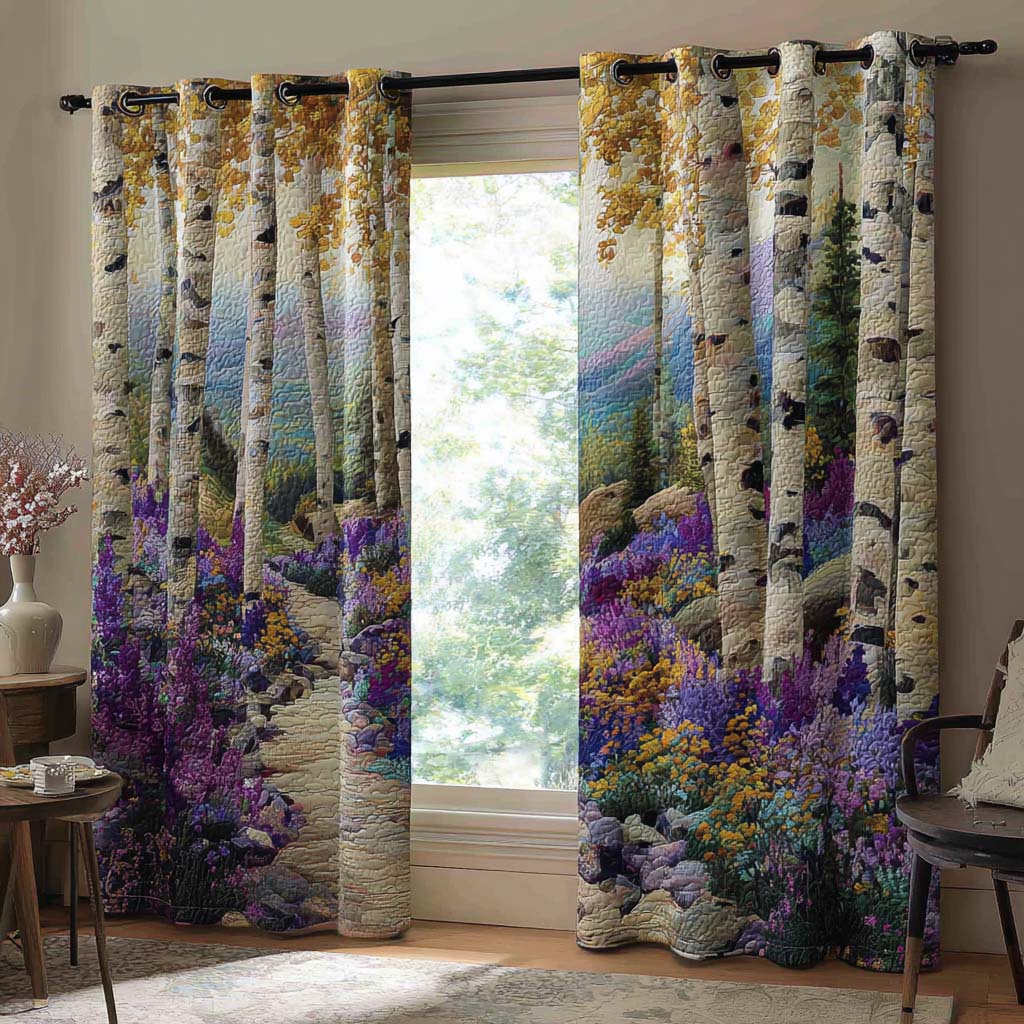 Quiltade gardiner med färgstarkt naturmotiv och öljetter