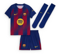 FC Barcelona-fotbollsställ för barn med blå och röd tröja, shorts och blå fotbollsstrumpor