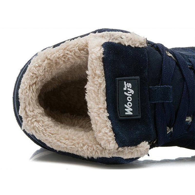 Sneakerboots med snörning, fodrade skaft och kontrasterande sportig sula