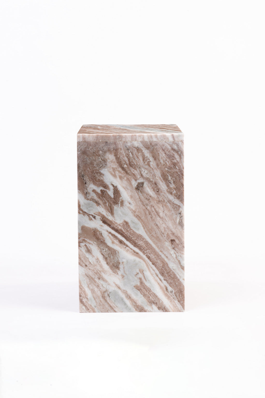 Beige marmorerat sidobord med öppen hylla