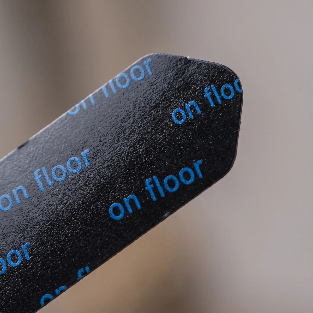 MattGrip  - V-Formade Självhäftande Mattunderlägg Fixera Mattor
