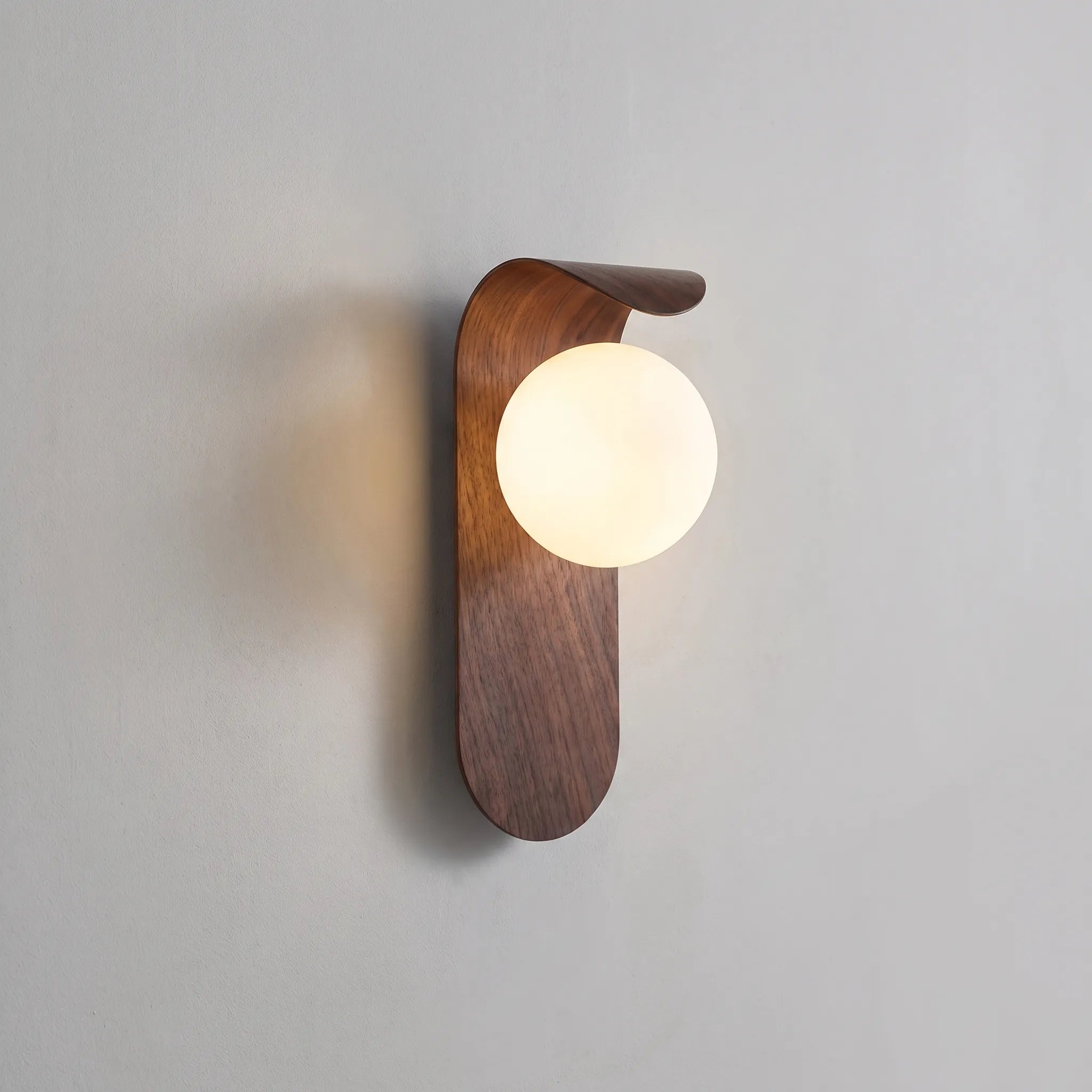 Sferia  - Minimalistisk Böjd Vägglampa Inomhus Stämningsfull Rumsbelysning