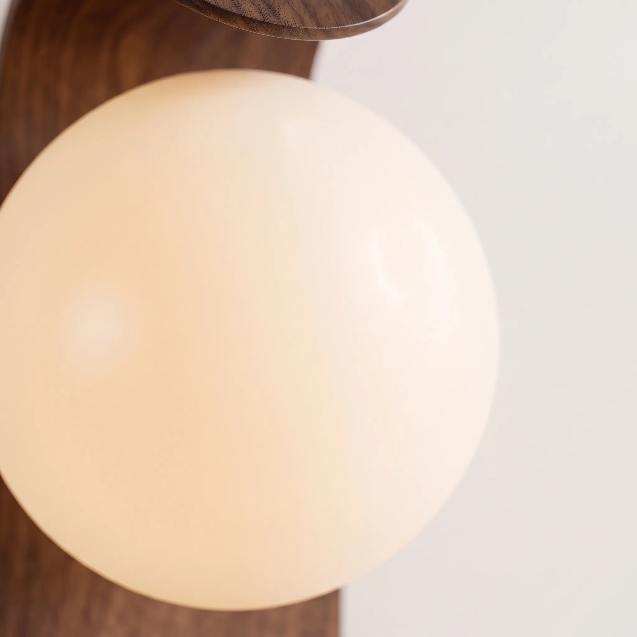 Sferia  - Minimalistisk Böjd Vägglampa Inomhus Stämningsfull Rumsbelysning