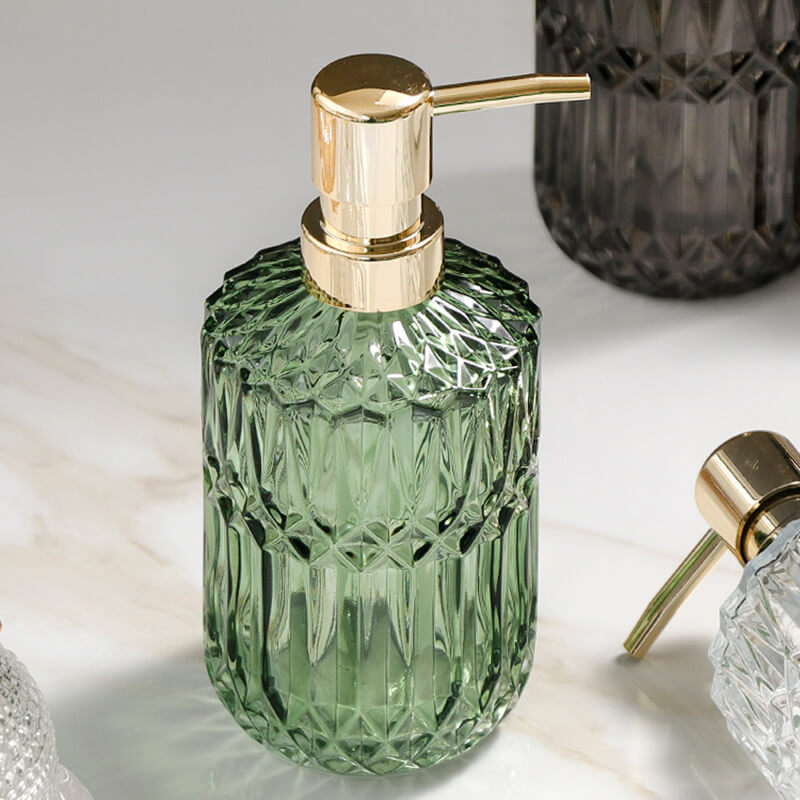 Påfyllningsbar tvålpump i facetterat glas med metallisk pump