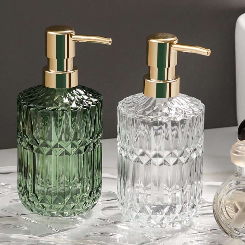 Påfyllningsbar tvålpump i facetterat glas med metallisk pump