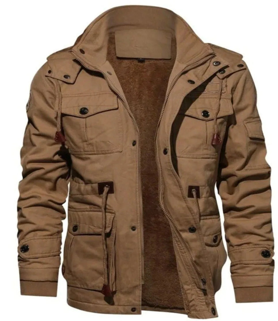 Parka med fleecefoder, huva och flera fickor