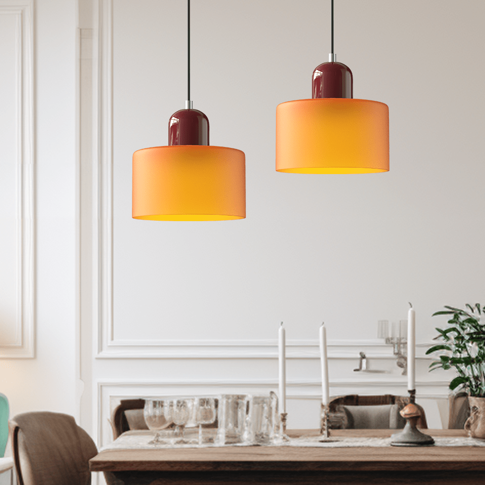 Takpendel med rund färgad glasskärm och mörk sladd