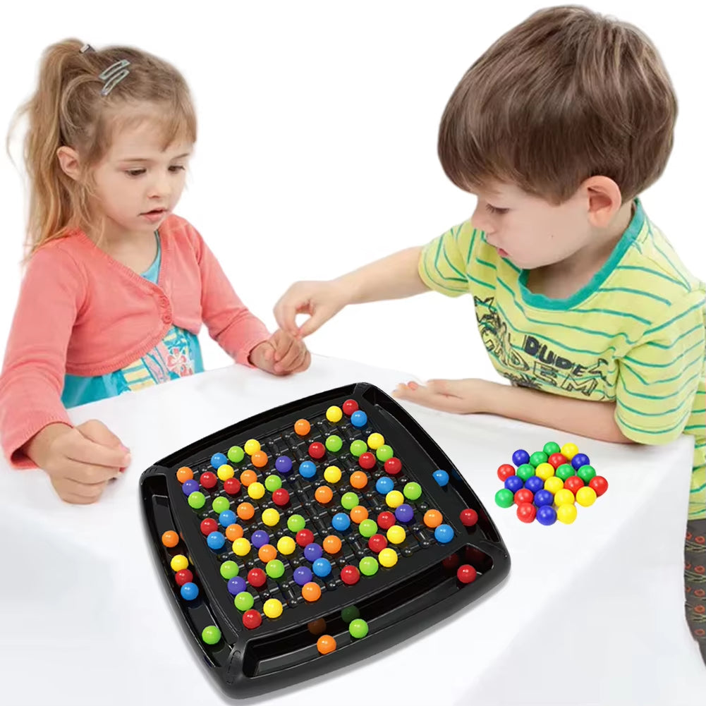 Svart strategiskt brädspel med färgglada kulor