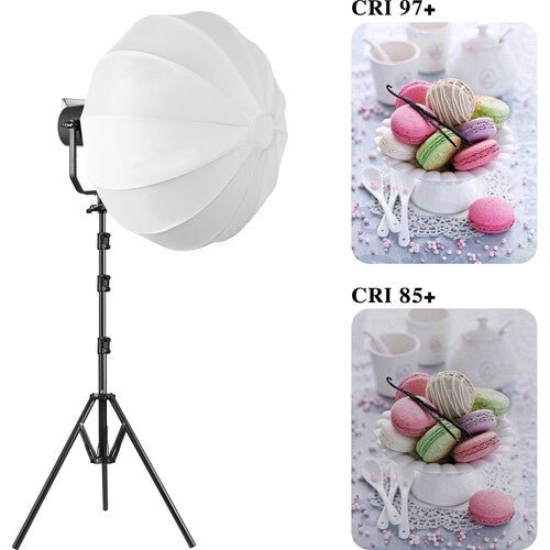 Svart LED-videolampa med vit lanternsoftbox på stativ