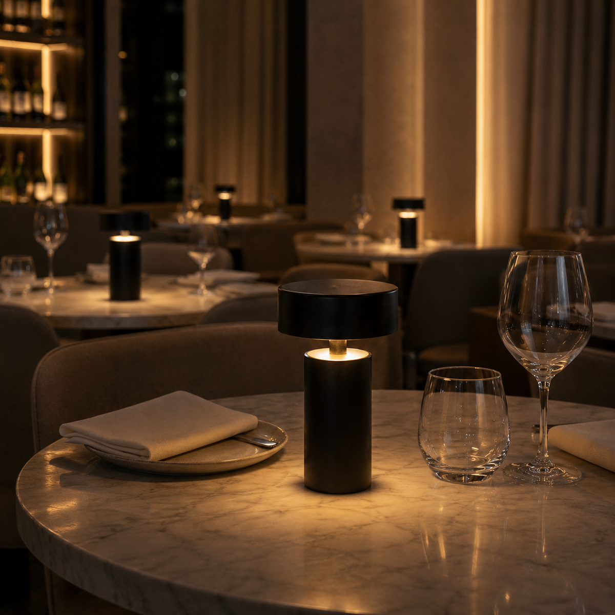 Portabel cylindrisk bordslampa med uppladdningsbar LED