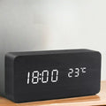 Digital väckarklocka med LED-display, temperaturvisning och kompakt bordshölje